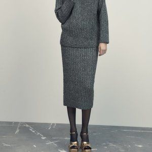 NWT GRAY RIBBED KNIT MIDI PENCIL SKIRT